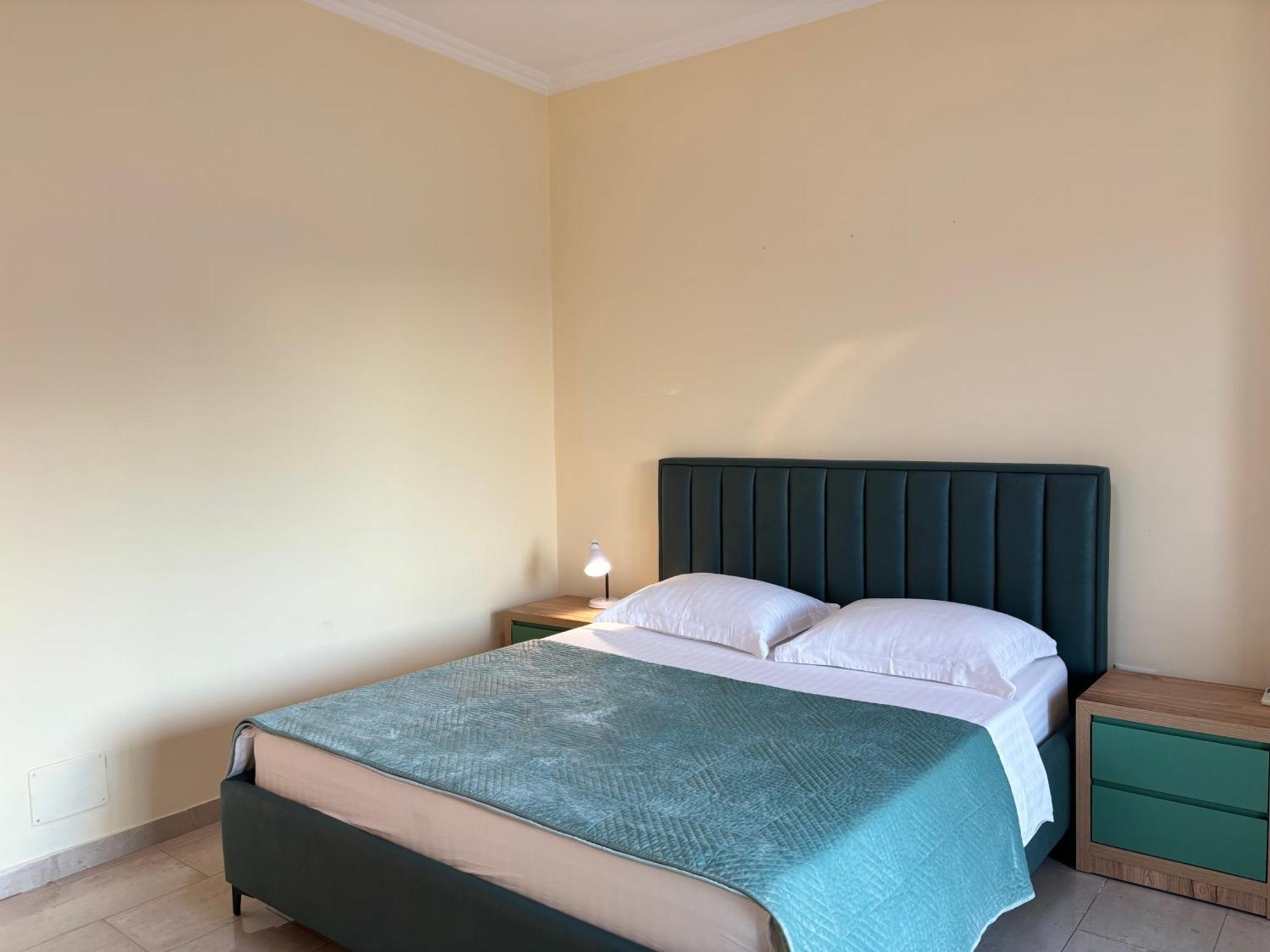 Tam 2Bdr Center Taiwan Apartment Tirana Bagian luar foto